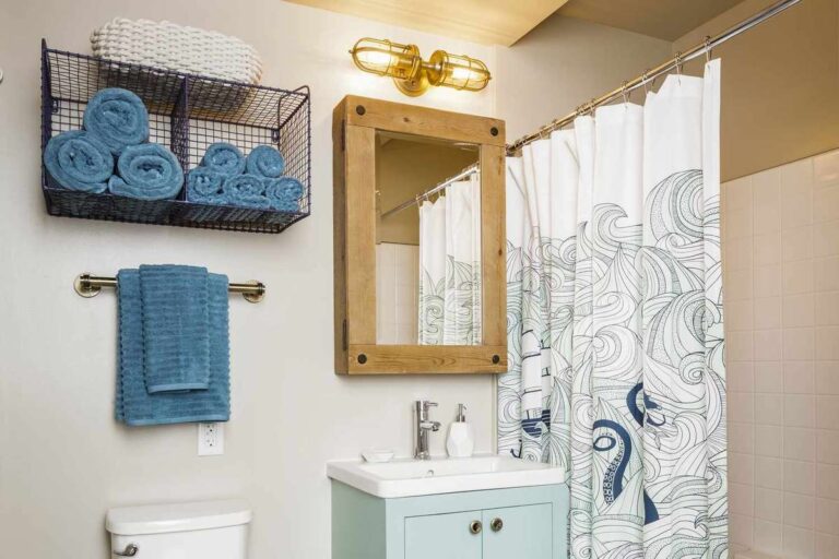 11 Creative Ideas for Your Beach Bathroom - South Shore Decoration